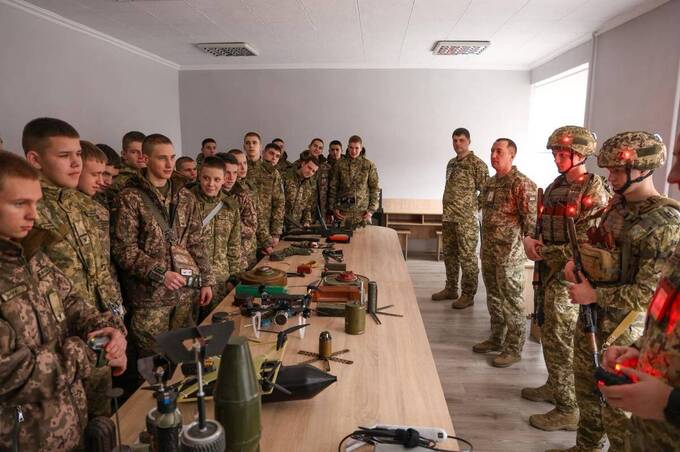 Майбутні офіцери з Тульчина вивчали тонкощі прикордонної служби в академії ДПСУ (фото)