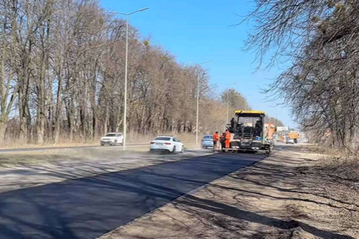 Дорожники оновили покриття на в'їзді до Вінниці та готуються до робіт на трасі поблизу Гайсина