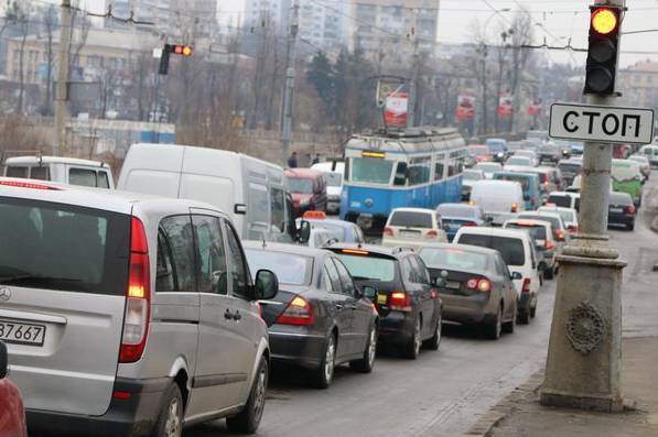 У Вінниці після ворожої атаки утворилися затори, також діють обмеження руху транспорту