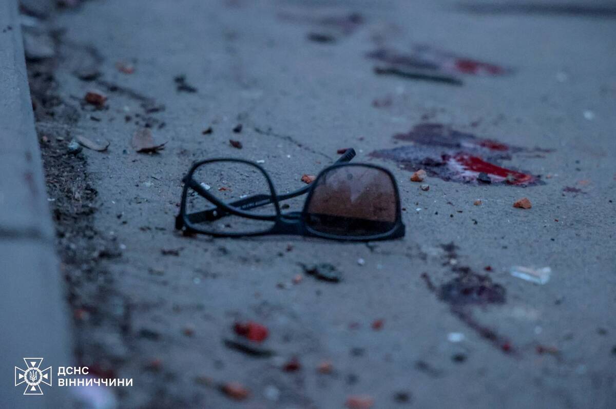 ДСНС показала моторошні наслідки сьогоднішньої російської атаки на Вінницю (фото)