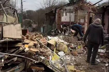 Кількість постраждалих зросла: у Вінниці продовжують розбирати завали після атаки