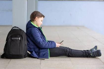 Ювенальна поліція спростувала фейк про автоматичні штрафи за пропуски занять у школах