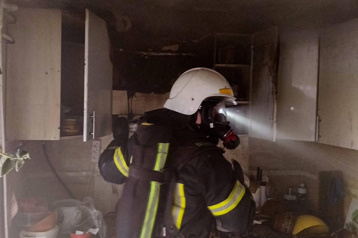 Рятувальники Вінниччини загасили пожежу у квартирі багатоповерхівки після займання витяжки