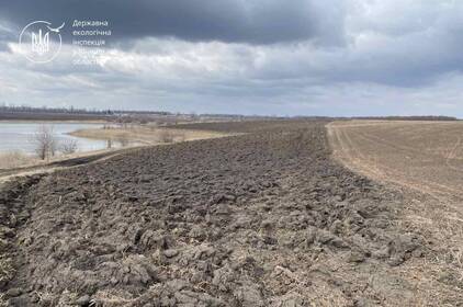 На Вінниччині екологи виявили незаконно розорані землі біля водойм
