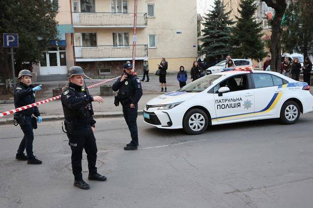 У Львові митник перерізав горло співробітнику ТЦК під час перевірки документів