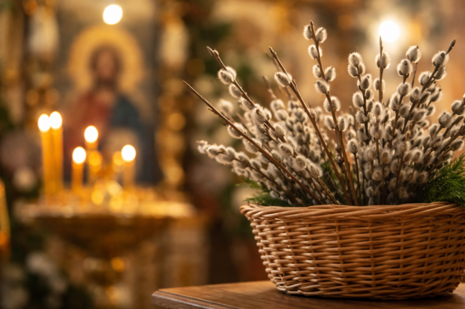 Розклад літургій та освячення верби у Спасо-Преображенському соборі Вінниці 5 квітня