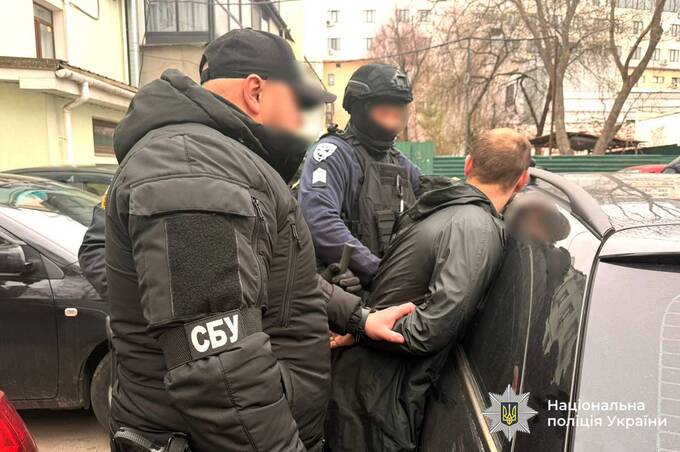 У Вінниці затримали киянина за організацію незаконного перетину кордону