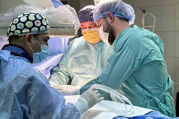 У Вінниці 84-річному пацієнту замінили аортальний клапан без розрізу грудної клітки