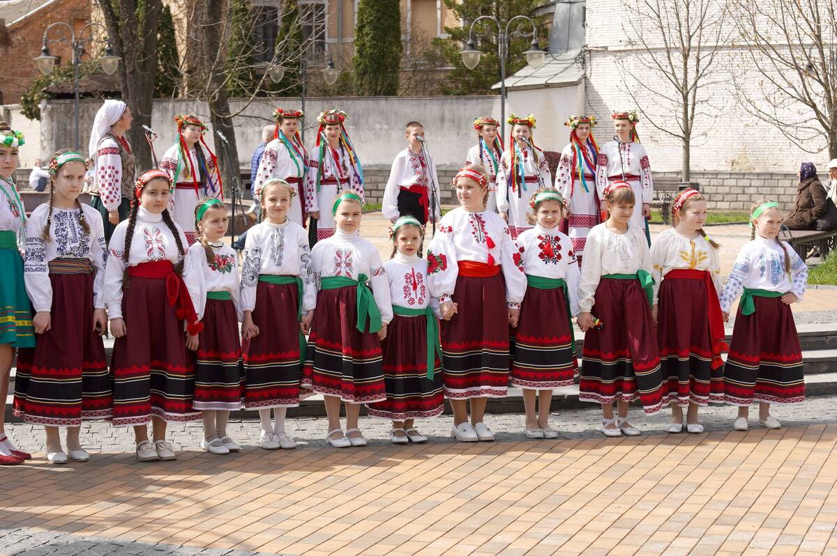 Гаївки у центрі Вінниці: як місто відроджує великодні традиції