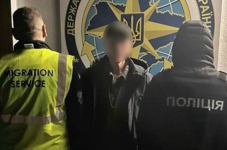 На Вінниччині примусово видворять громадянина рф із забороною в’їзду в Україну