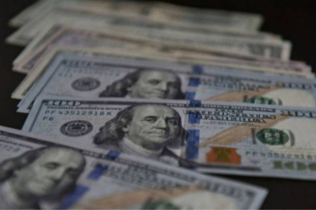 НБУ оновив курс валют: скільки коштує євро, долар та злотий у неділю, 19 квітня