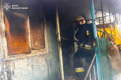 Сусіди врятували чоловіка під час пожежі в будинку на Вінниччині