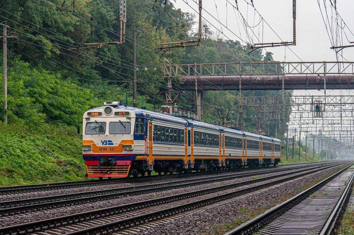 Приміські поїзди між Козятином та Бердичевом тимчасово змінять графік 24 квітня