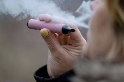 У Британії назавжди заборонять курити всім, хто народився після 2008 року