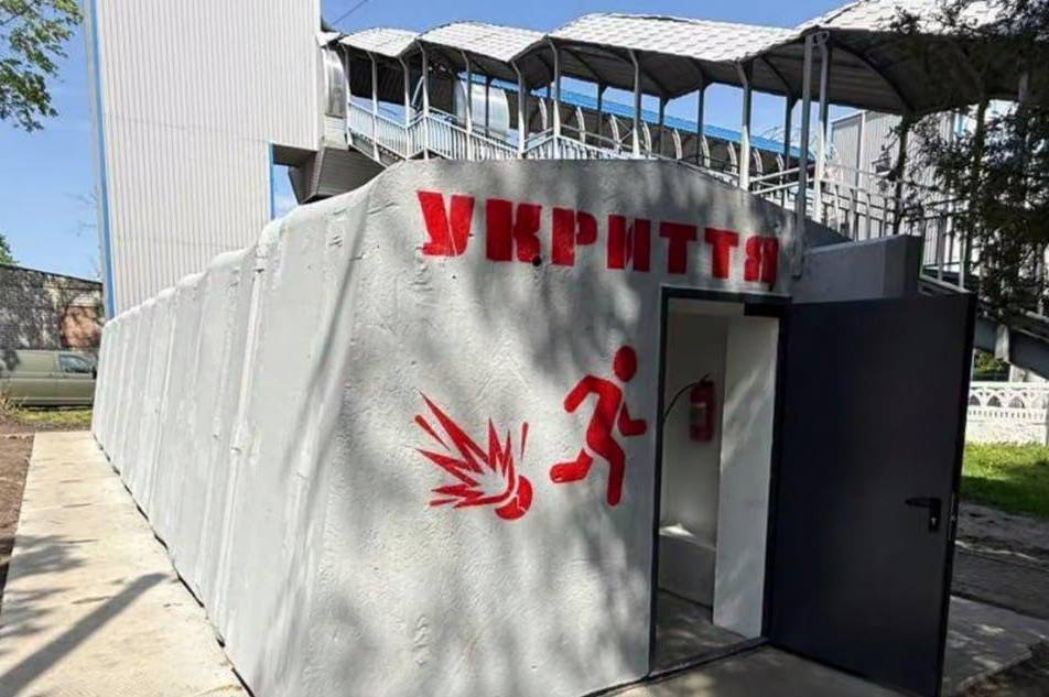 Укрзалізниця встановить понад 800 модульних укриттів для захисту залізничників по всій країні