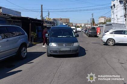 У Вінниці Volkswagen збив 88-річну жінку: потерпілу госпіталізували до лікарні