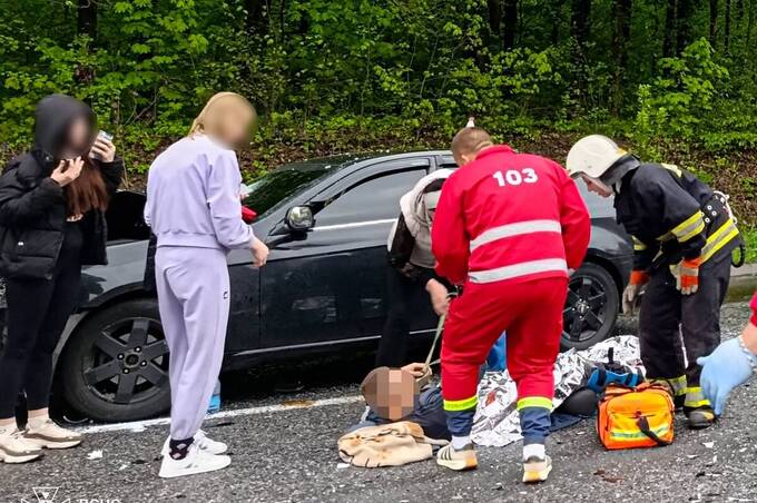 На Вінниччині легковик зіткнувся з рейсовим автобусом, серед постраждалих - дитина