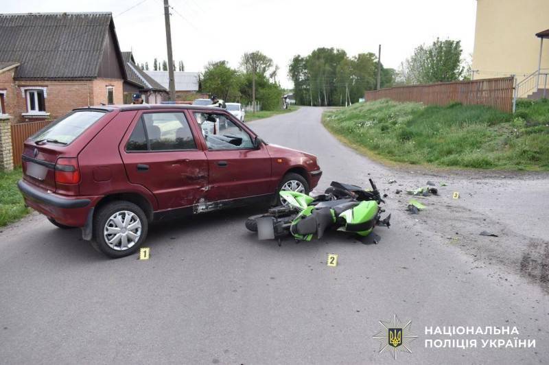 У Нападівці зіткнувся легковик з мотоциклом, водія двоколісного госпіталізували
