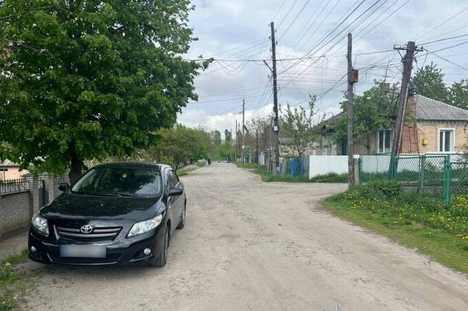 У Жмеринці водійка автомобіля Toyota травмувала пенсіонерку під час руху заднім ходом