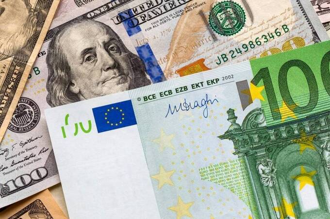 Курс валют на 18 травня: скільки коштують долар, євро та злотий