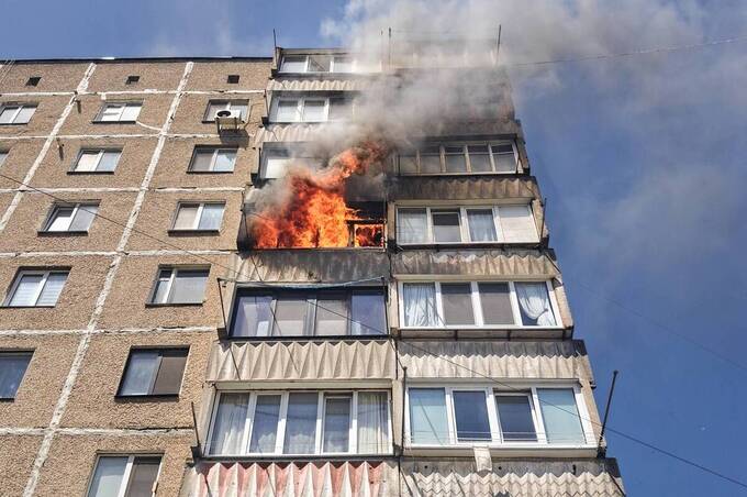 На вулиці Чайковського горіла квартира у багатоповерхівці