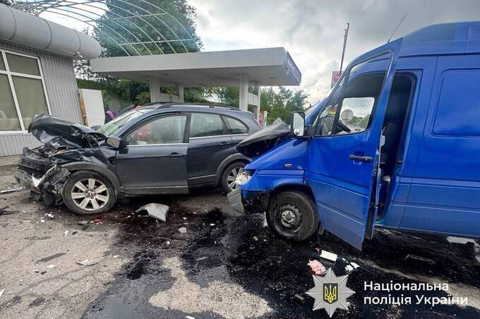 У масштабній автотрощі на Вінниччині травмувався пасажир