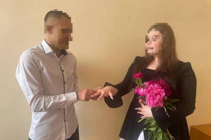 У Літинській виправній колонії одружилися засуджений та його обраниця