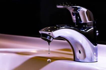 За низкою адрес у Вінниці 8 червня вимикатимуть воду та світло: перелік