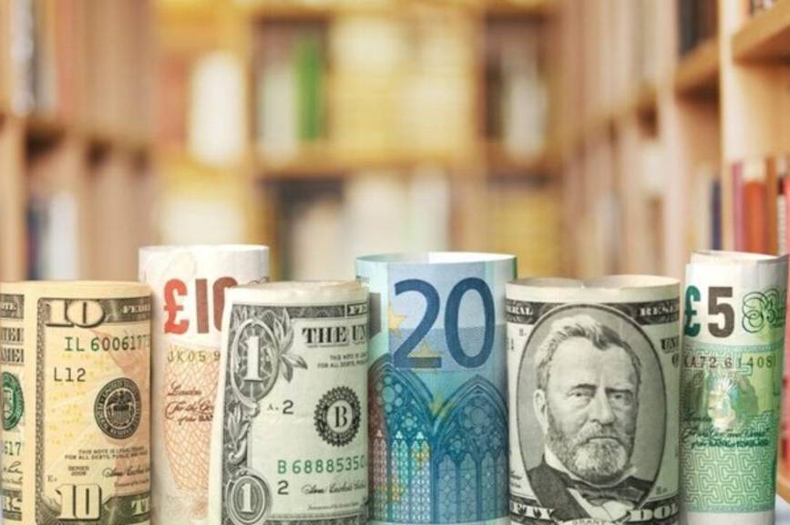 НБУ оприлюднив курс валют на 10 червня: скільки коштують долар та євро