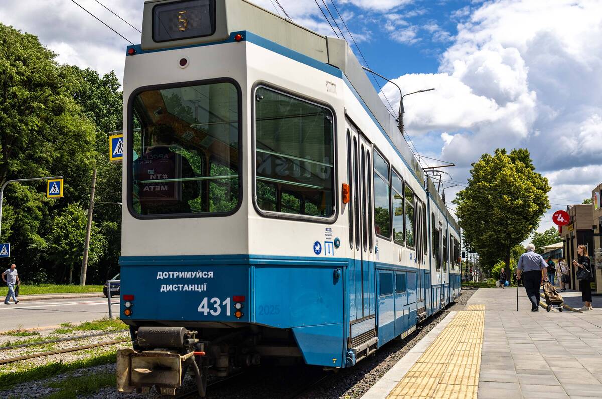 Другий низькопідлоговий Tram2000 почав курсувати вулицями Вінниці