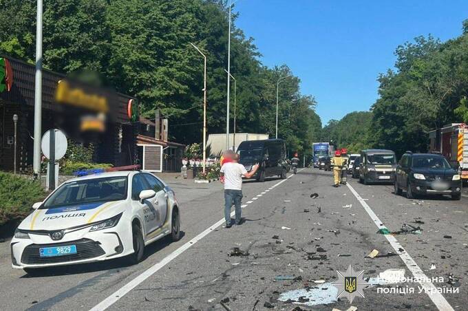 На об’їзній дорозі біля Вінниці сталася масштабна ДТП: є постраждалі
