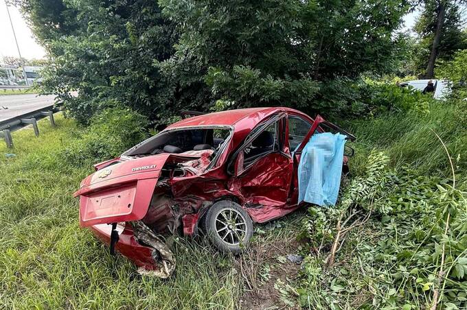 У Якушинцях сталася смертельна ДТП: рятувальники деблокували водія з авто