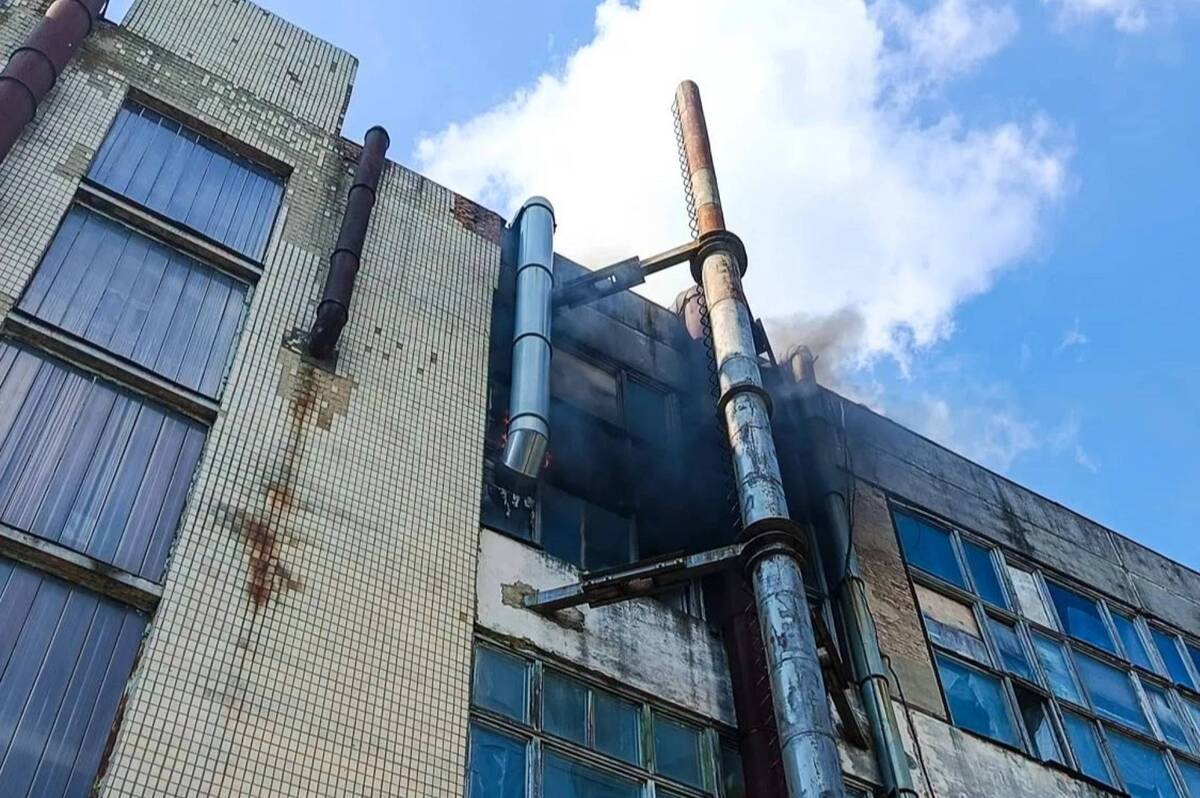 У Вінниці на території підприємства загорілась смола