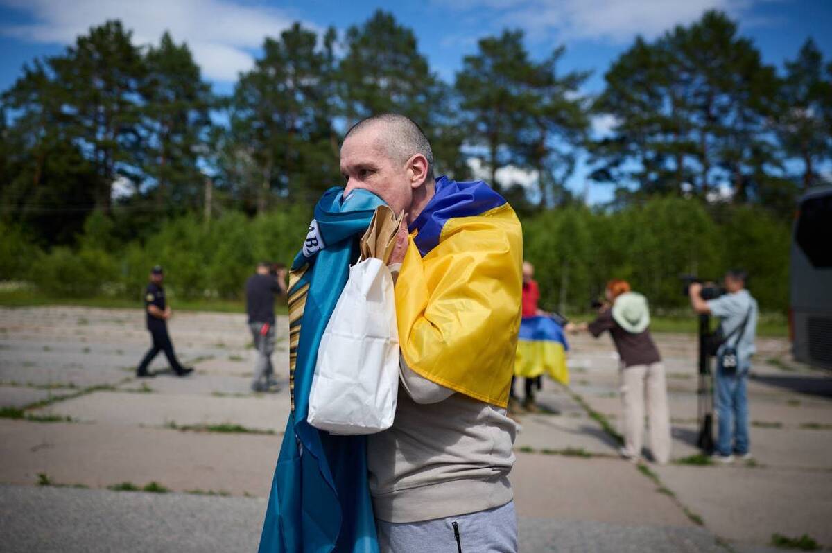 Троє захисників із Вінниччини повернулися додому під час чергового обміну полоненими