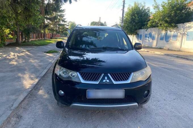 На Вінниччині автомобіль наїхав на пішохода — чоловік у лікарні