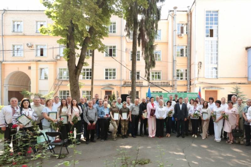 Відзнаки Президента та урядові нагороди: у Вінниці відбулися урочистості до Дня Конституції