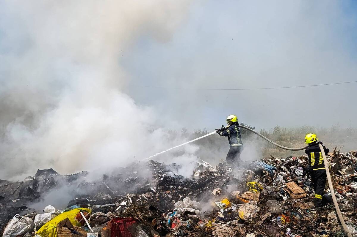 Рятувальники дев'ять разів виїжджали на виклики: що горіло на Вінниччині