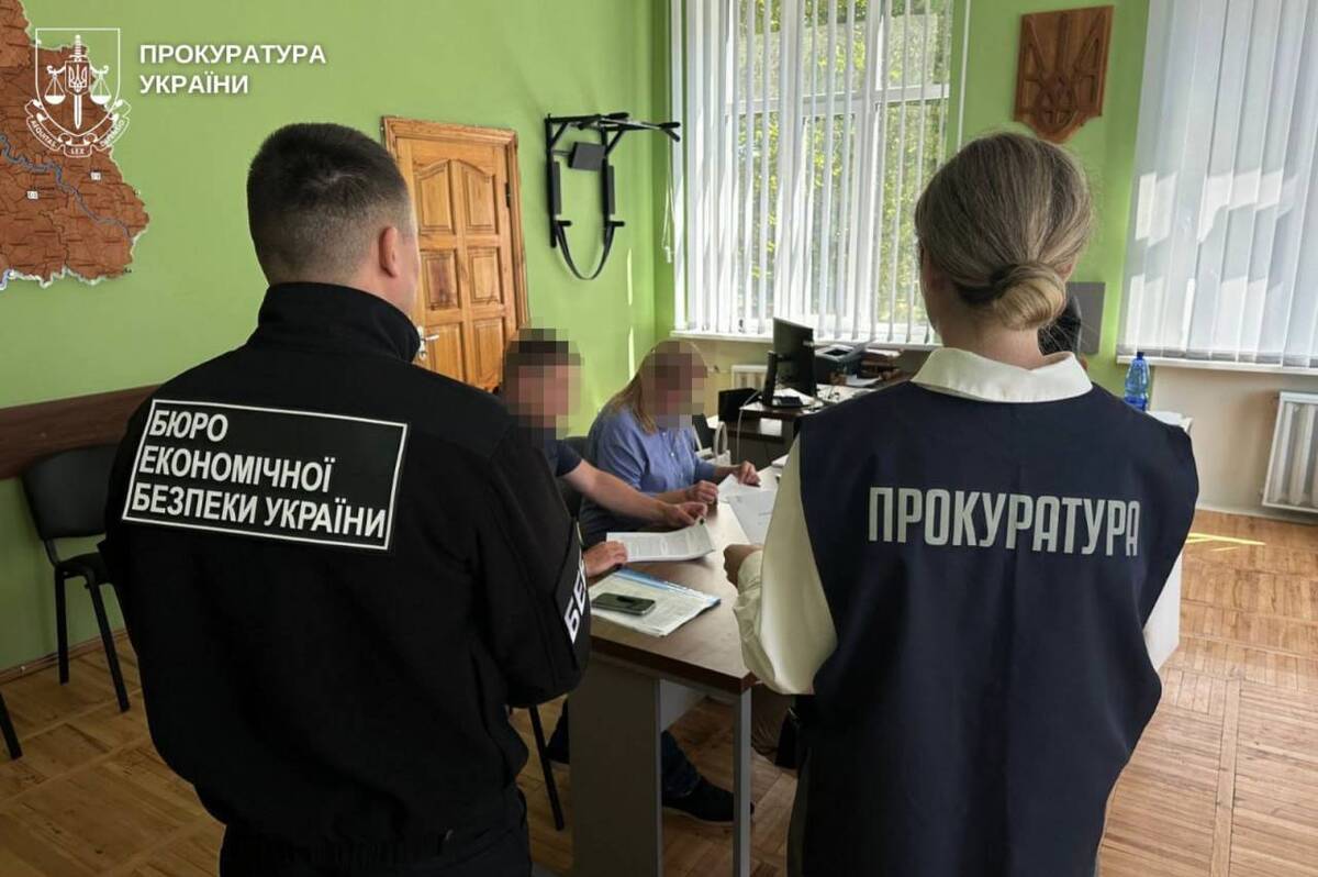 Посадовицю з Вінниччини підозрюють у завданні громаді збитків під час ремонту ліцею