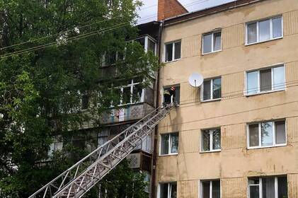 У Вінниці рятувальники через вікно дісталися до 95-річної жінки, якій раптово стало зле