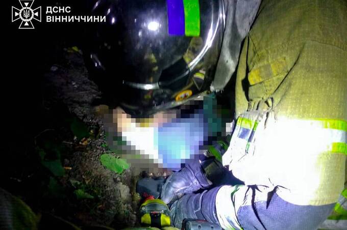 У Ладижині жінка загинула після падіння з другого поверху: обставини з'ясовує поліція