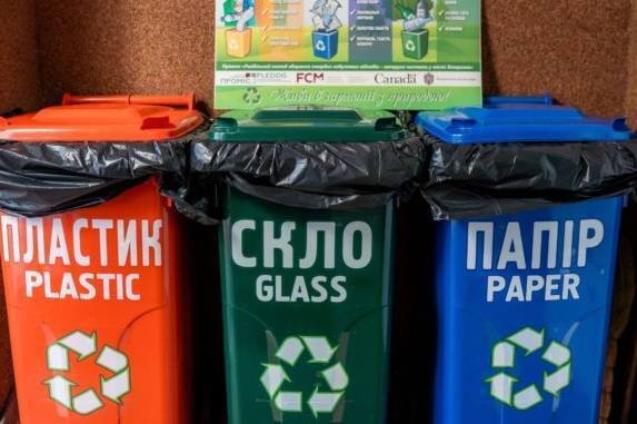 Вінничани заробляють гроші на благоустрій завдяки роздільному збору сміття