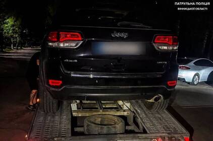 Порушив ПДР і відмовився від перевірки на алкоголь: у Вінниці зупинили водія Jeep