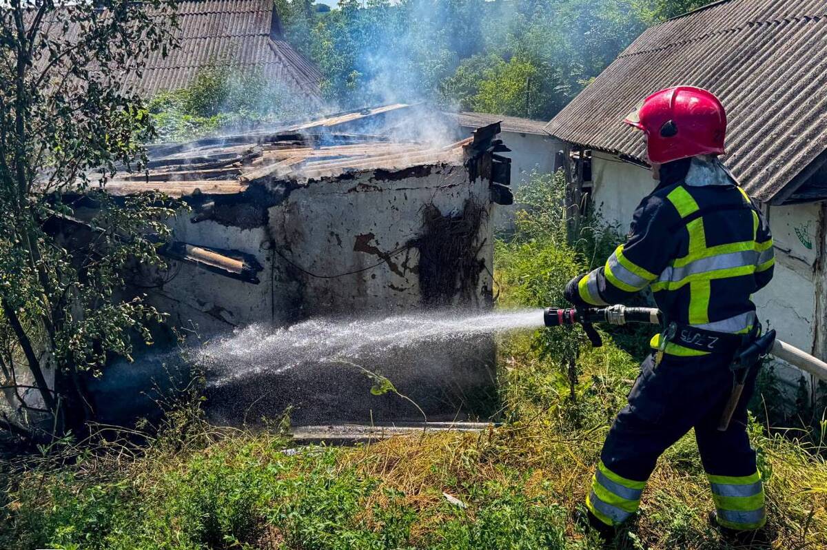 У Ладижині вогнеборці евакуювали 15 мешканців п'ятиповерхівки через пожежу