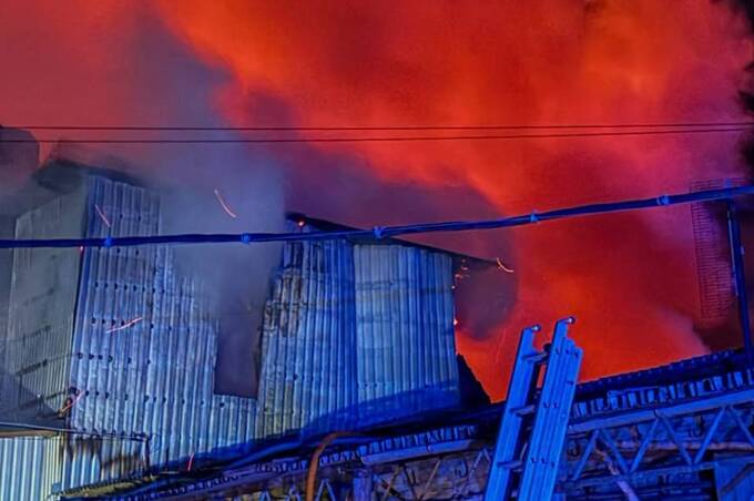 Вночі на вулиці Максима Шимка у Вінниці вирувала потужна пожежа