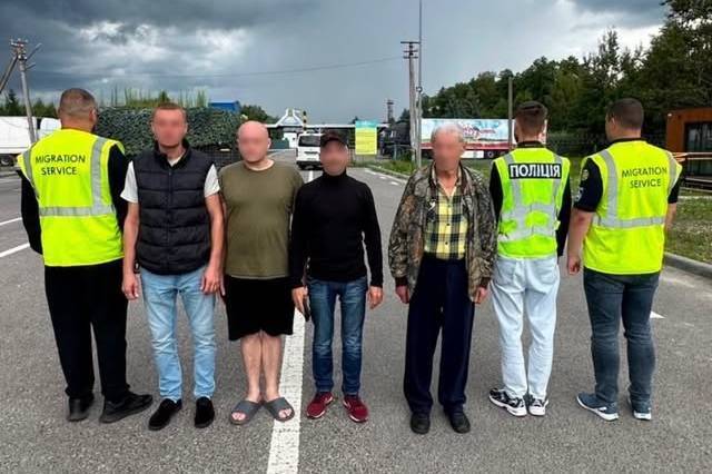 На Вінниччині під час операції «Мігрант» примусово видворили чотирьох іноземців