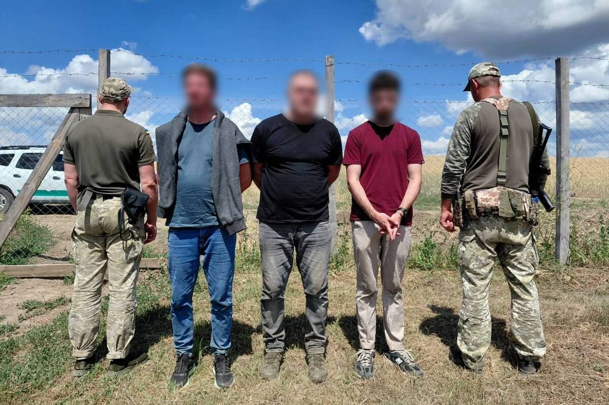 На Вінниччині троє чоловіків намагалися незаконно перетнути кордон: один пропонував хабар