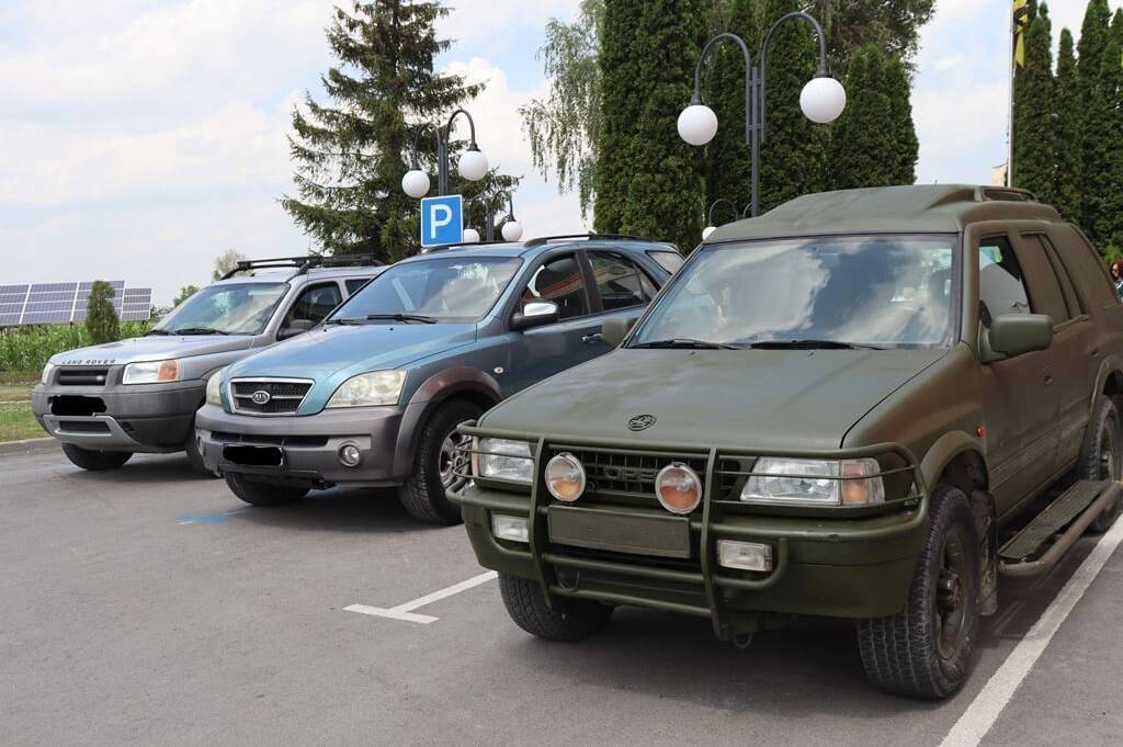 Вінницький суд передав 10 конфіскованих автомобілів українським військовим