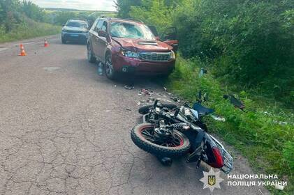 На Вінниччині зіткнулися Subaru та мотоцикл: до лікарні потрапили двоє неповнолітніх