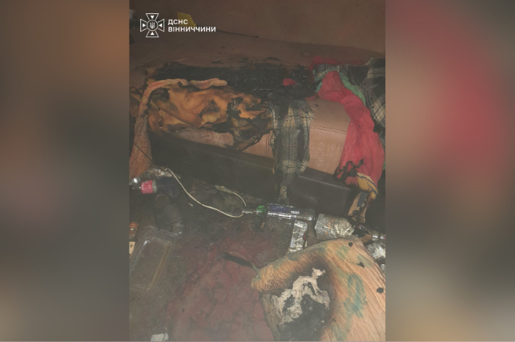 У Вінниці через недопалок спалахнула квартира: чоловік у лікарні