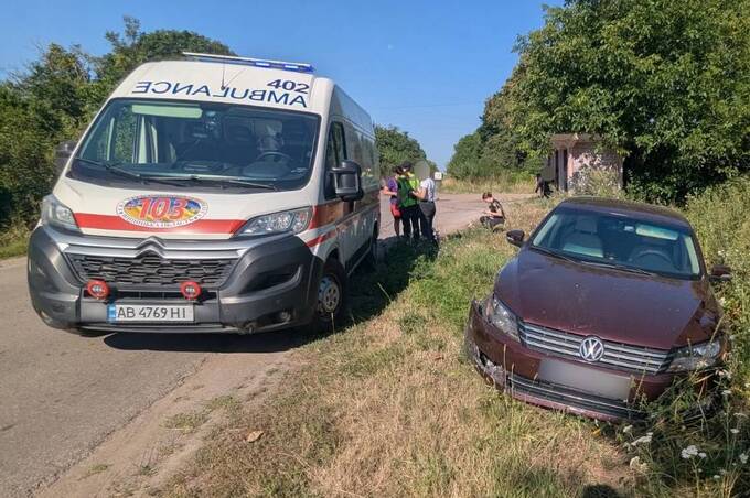 У ДТП на Вінниччині легковик збив жінку
